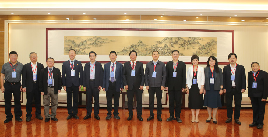 2025年4月27日，以“向新聚力 醫童護航”為主題的區域醫療中心高質量發展論壇暨醫院文化傳承65年學術活動在北京兒童醫院鄭州醫院舉辦。此次活動，群星璀璨，專家云集，醫院通過舉辦高規格學術論壇、“河南省醫學科學院兒童醫院”揭牌和“河南省兒童罕見病聯盟”授牌儀式、罕見病學術講座等形式，推動國家兒童區域醫療中心高質量發展，致敬醫院65年光輝歲月。